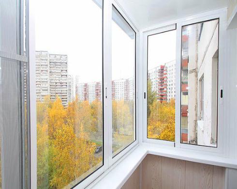 Раздвижное остекление балконов и лodжий в Москве